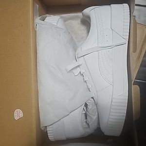 Pumas White Carinas